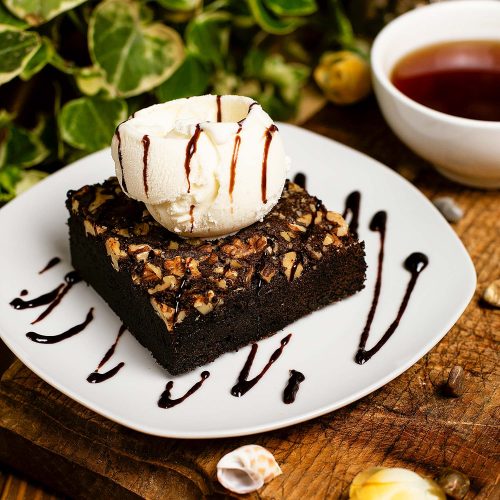 slice-chocolate-brownie-with-walnut-vanilla